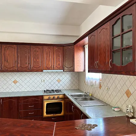 Berti Appartamento Sarandë